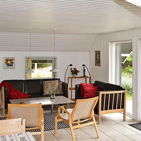 Four-bedroom Holiday In 7 בלבאנד
