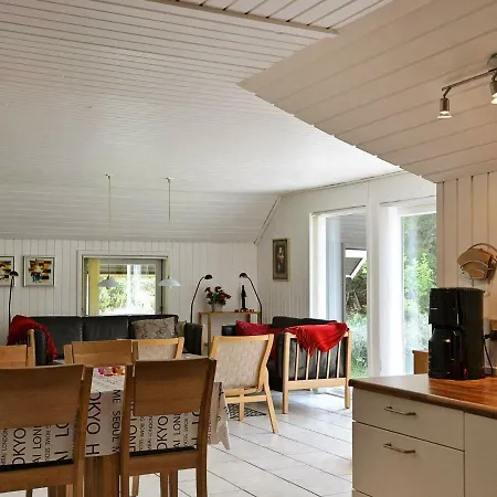 בית נופש Four-bedroom Holiday In 7
